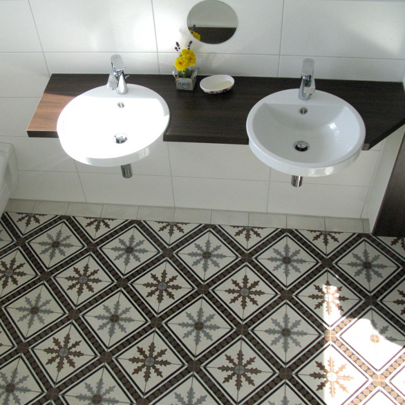 Płytki cementowe 400 wzór wiktoriański w łazience