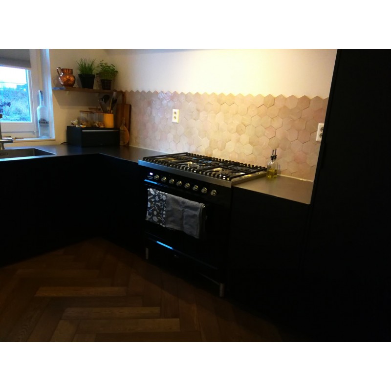 Różowo-szare Sześciokątne Płytki Zellige - Gris Rose - kuchnia