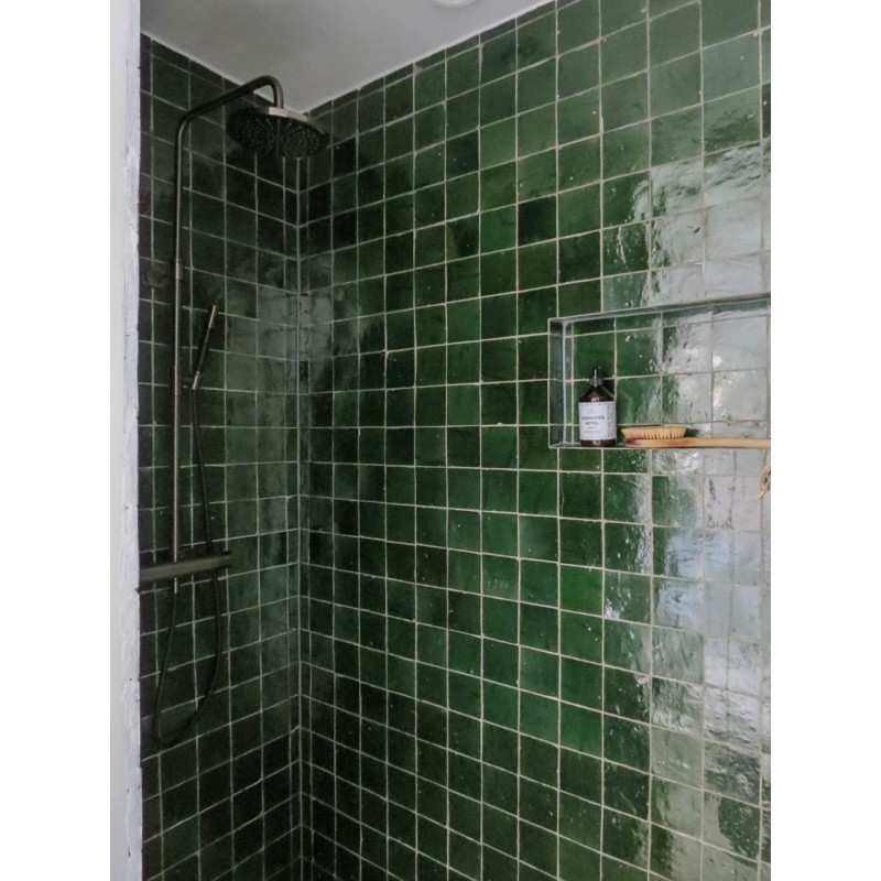Ciemno-zielone Płytki Zellige - Vert Mousse - łazienka