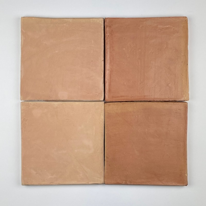 Płytki Cotto z Hiszpanii - po prawej impregnowane